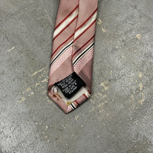 Hugo Boss Tie Striped Pink Woven 100% Silk Made in Italy 4" - Picture 6 of 6